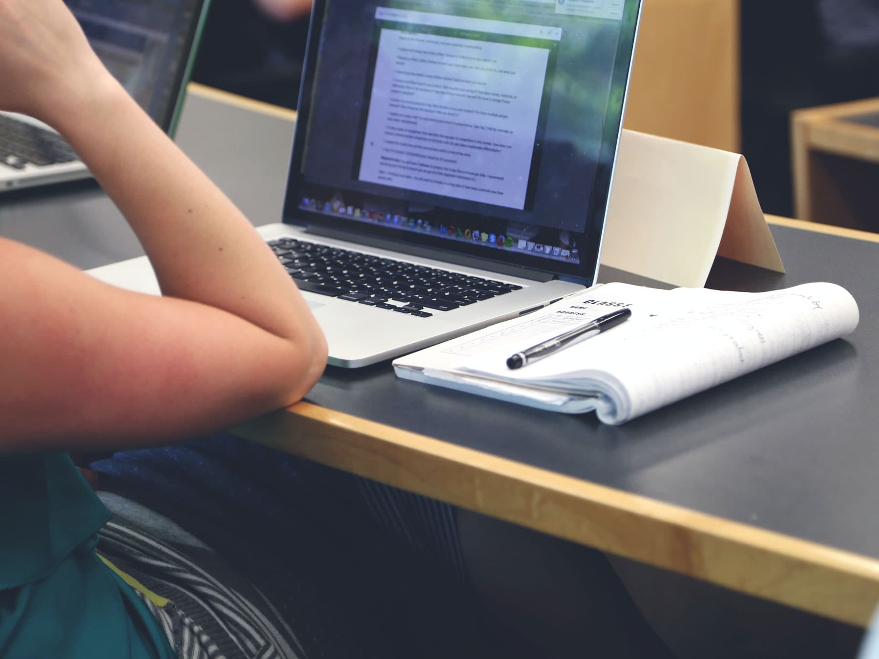 notes-macbook-study-conference-7102